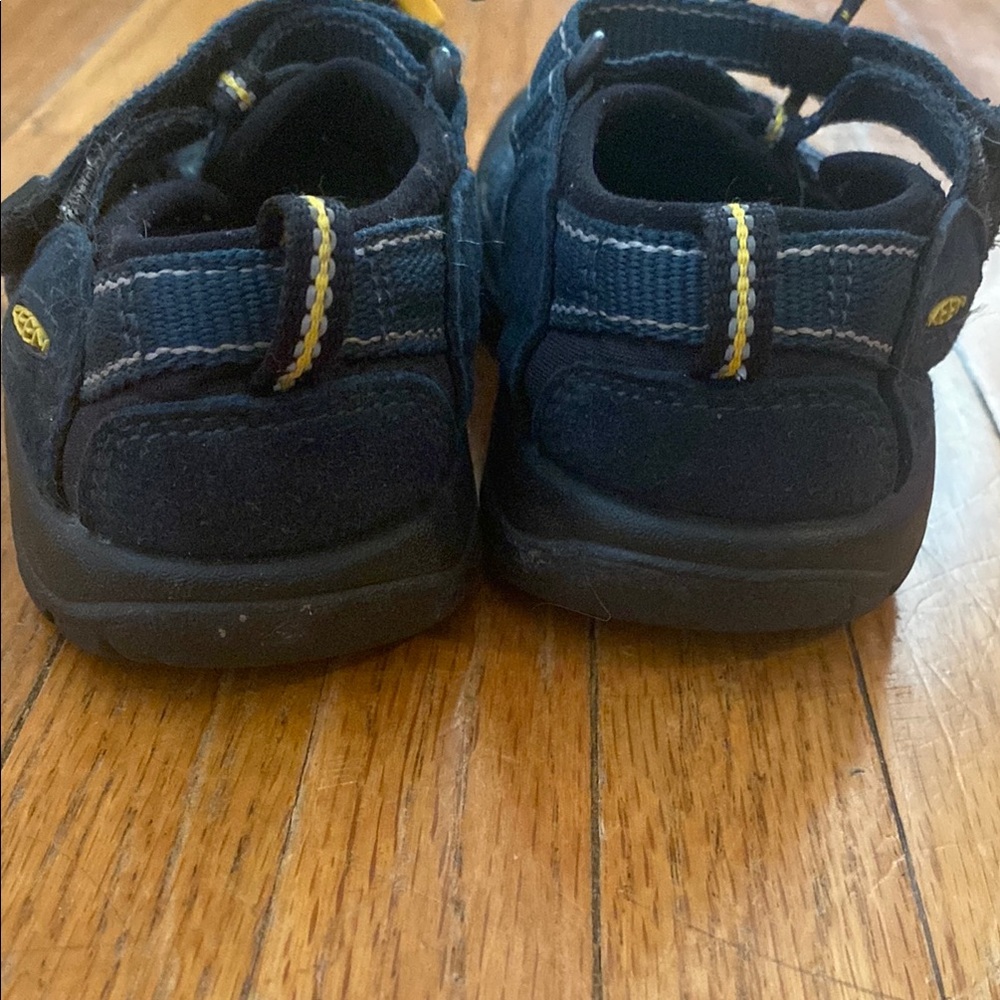 Keen Kids Black and Teal Outdoor Sandals size 10 - Picture 6 of 6